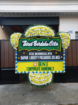 Papan Bunga Duka di Plampang