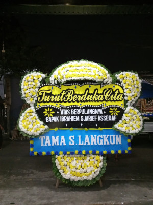 Papan Bunga Duka di Plampang